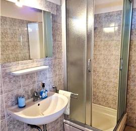 9 Bedroom Villa with Pool and Sea Views in Cavtat, sleeps 18